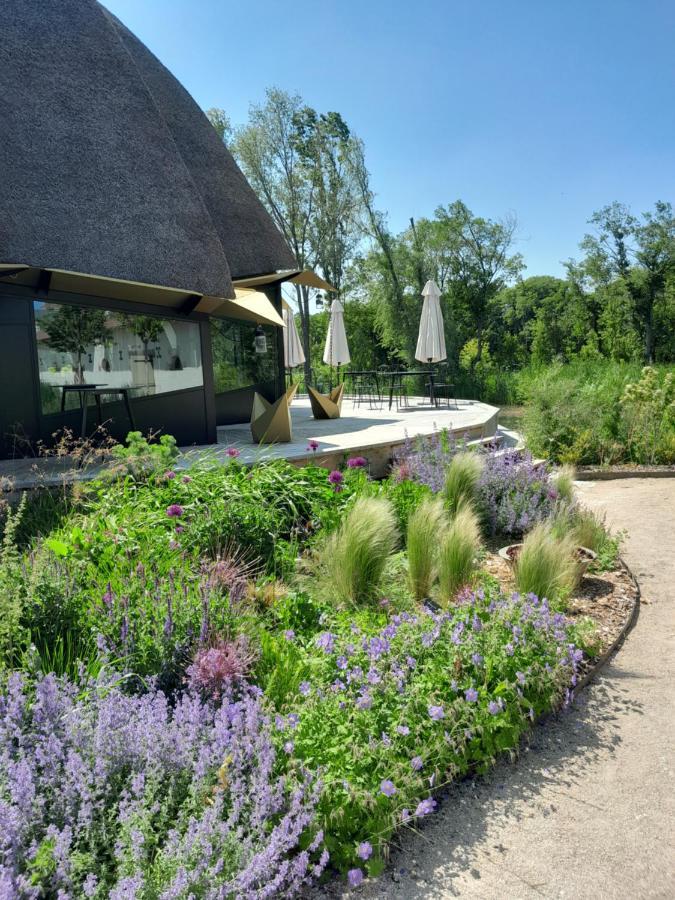 Le Bois Des Hotel *